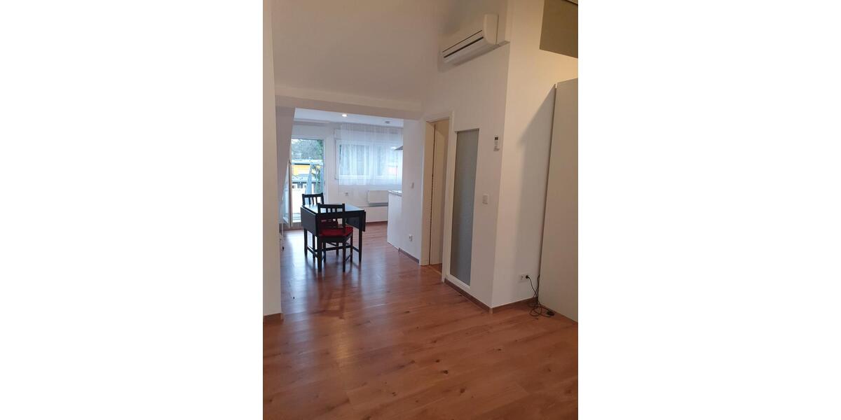 Dachgeschoßwohnung Krefeld - 1 Zimmer, 65 m&sup2;, 900&euro; | Angebot:27535152