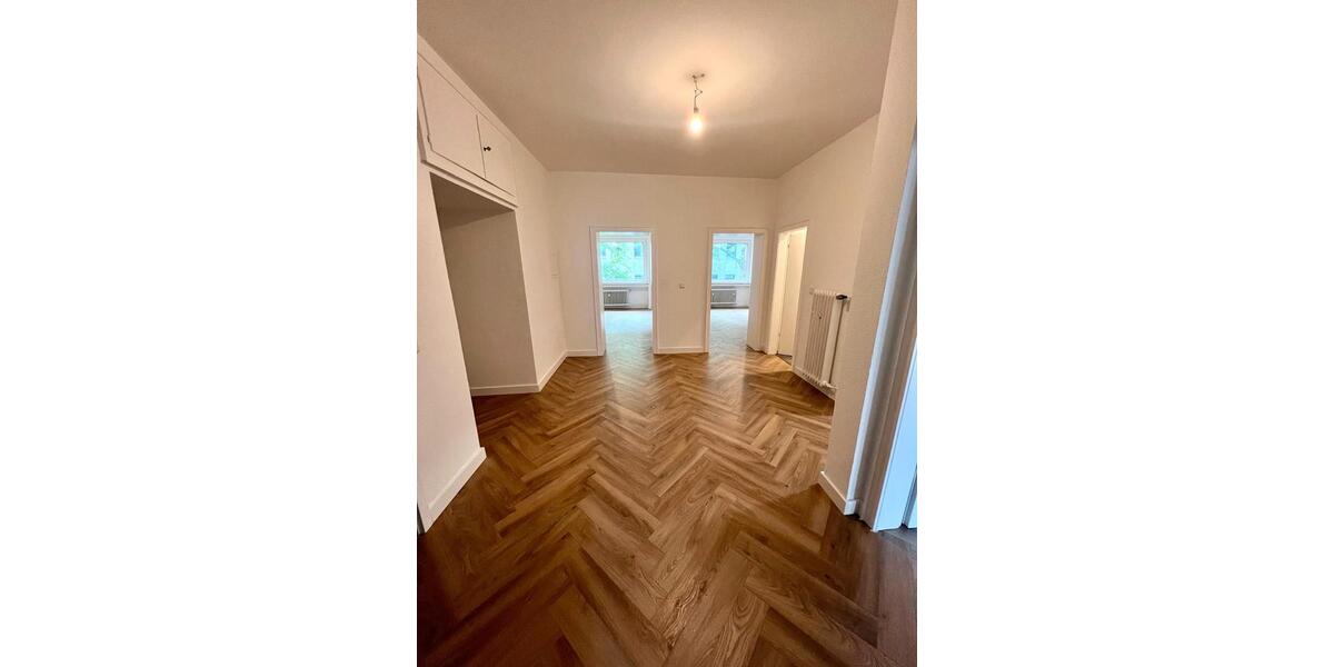 Etagenwohnung Düsseldorf Stadtmitte - 3 Zimmer, 90 m&sup2;, 1.790&euro; | Angebot:25999479