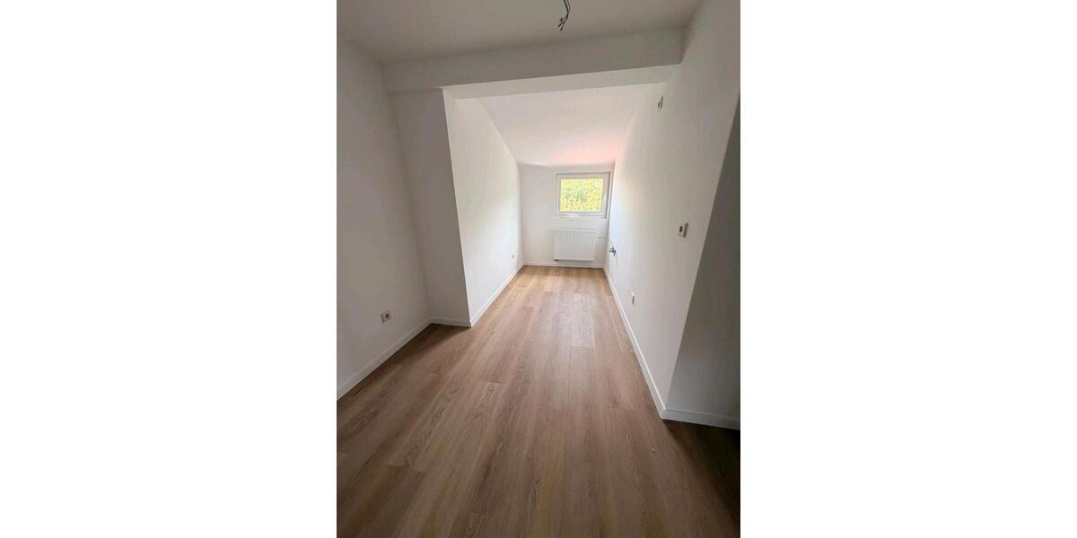 Dachgeschoßwohnung Essen Stadtbezirk V - 2 Zimmer, 72 m&sup2;, 800&euro; | Angebot:27544521