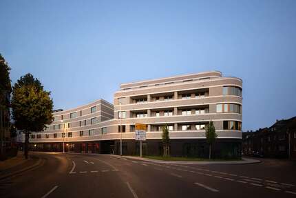 Wohnung Grevenbroich Stadtmitte - 4 Zimmer, 137 m&sup2;, 1.716&euro; | Angebot:23440597