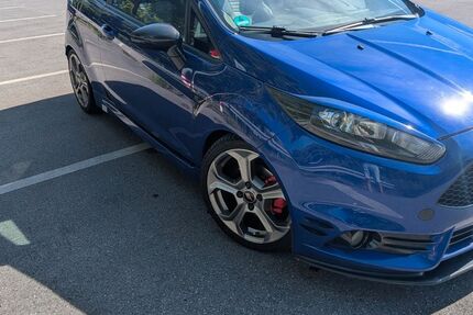 Ford Fiesta 182.000 km 6.700 &euro; Hilden 40724