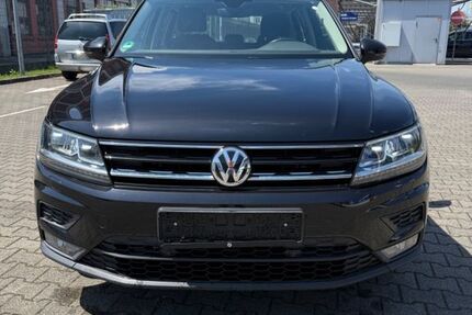 VW Tiguan 168.691 km 17.950 &euro; Düsseldorf 40597