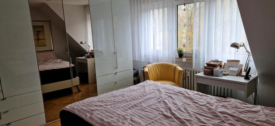 Dachgeschoßwohnung Essen Stadtbezirk VIII - 3.5 Zimmer, 74 m&sup2;, 254.000&euro; | Angebot:23583016