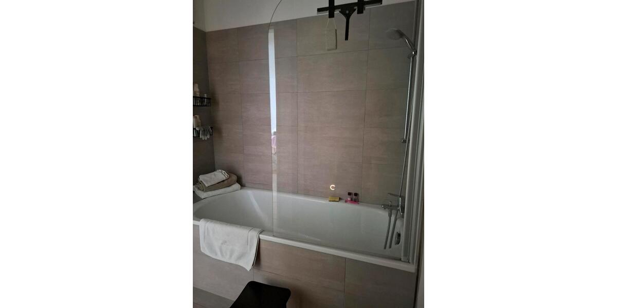 Dachgeschoßwohnung Düsseldorf Stadtbezirk 2 - 2.5 Zimmer, 64 m&sup2;, 1.065&euro; | Angebot:27541070