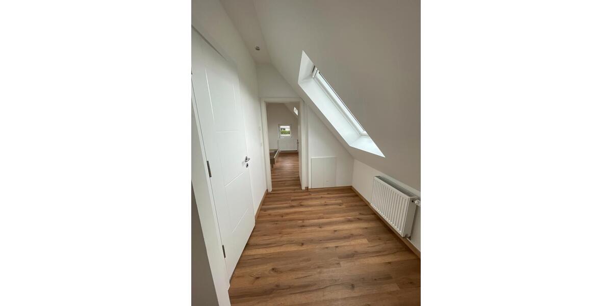 Maisonettenwohnung Düsseldorf Stadtbezirk 8 - 5 Zimmer, 99 m&sup2;, 2.700&euro; | Angebot:27539337