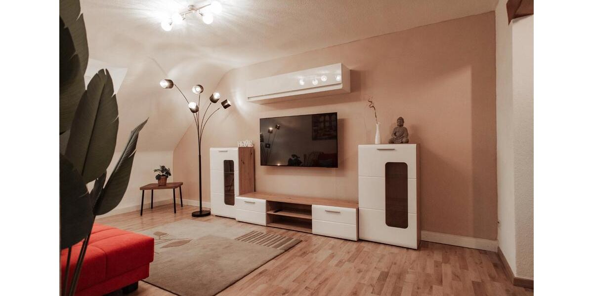 Dachgeschoßwohnung Neuss Augustinusviertel - 2.5 Zimmer, 67 m&sup2;, 1.150&euro; | Angebot:25968665