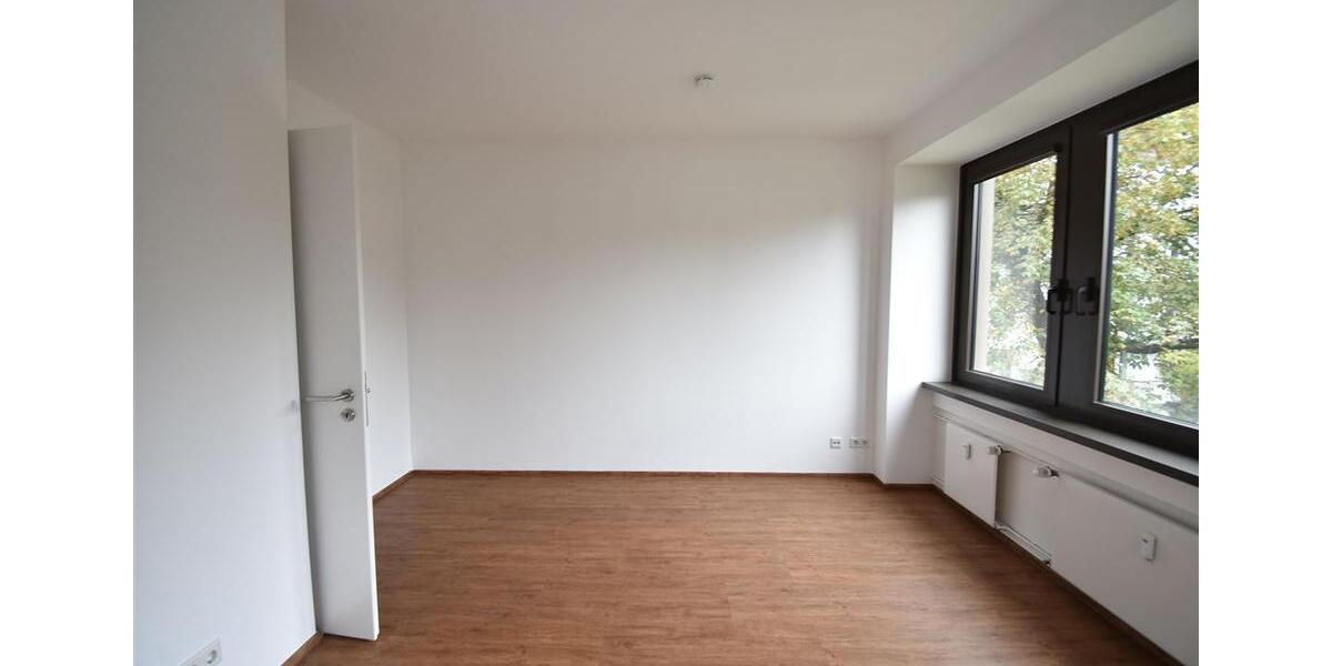 Etagenwohnung Düsseldorf Stadtbezirk 2 - 3 Zimmer, 106 m&sup2;, 1.700&euro; | Angebot:23373800