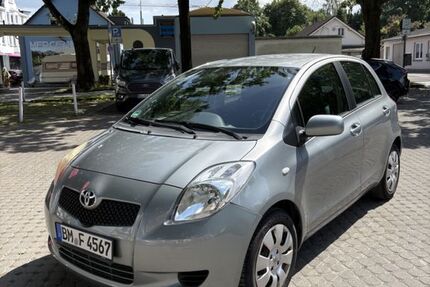 Toyota Yaris 88.600 km 5.000 &euro; Solingen 42697