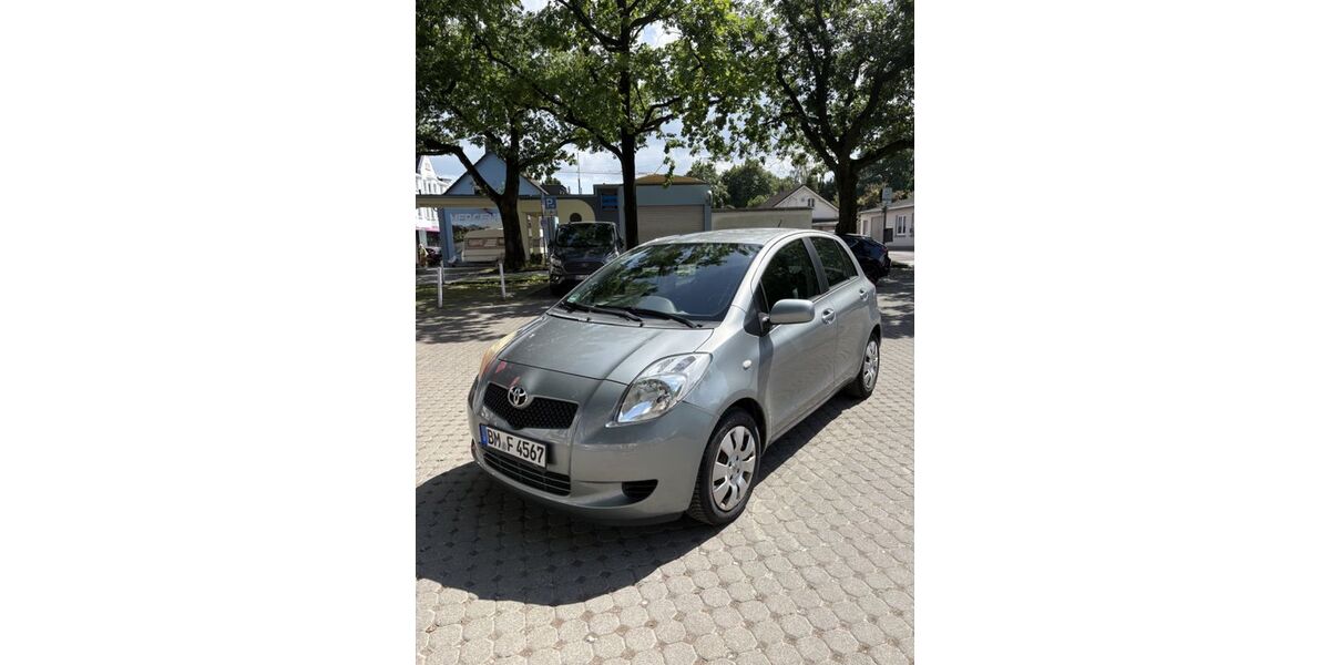 Toyota Yaris 88.600 km 5.000 &euro; Solingen 42697