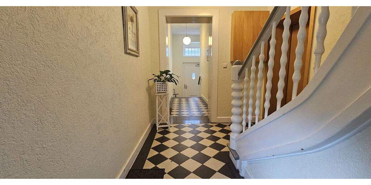 Etagenwohnung Essen Huttrop - 3 Zimmer, 87 m&sup2;, 250.000&euro; | Angebot:25687107