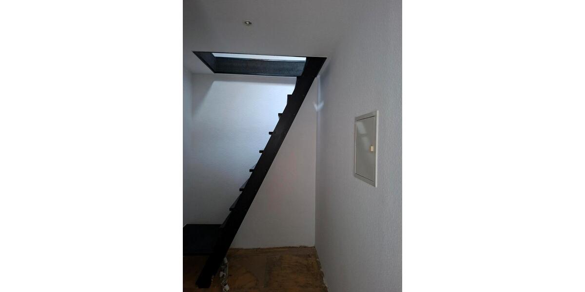 Dachgeschoßwohnung Krefeld - 1 Zimmer, 50 m&sup2;, 85.000&euro; | Angebot:27189124