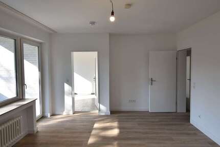 Wohnung Duisburg Hamborn - 3 Zimmer, 81 m&sup2;, 895&euro; | Angebot:25883772