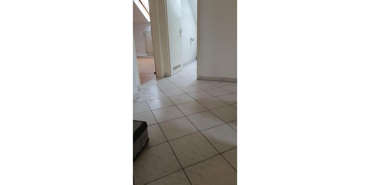 Dachgeschoßwohnung Hilden - 3 Zimmer, 70 m&sup2;, 900&euro; | Angebot:25943760