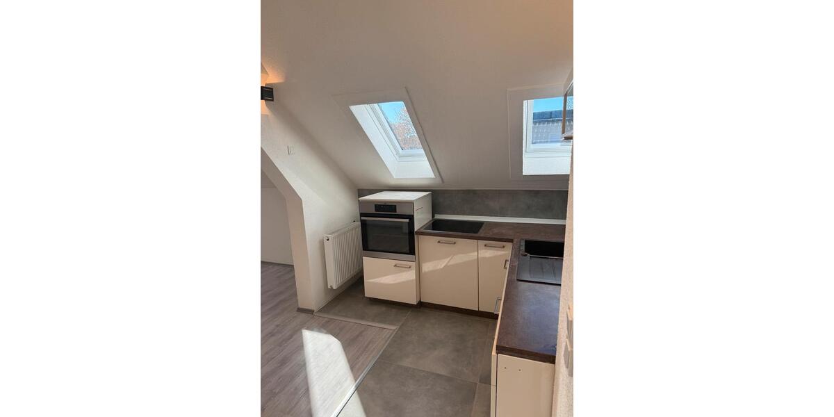 Dachgeschoßwohnung Krefeld - 2 Zimmer, 65 m&sup2;, 700&euro; | Angebot:25994299