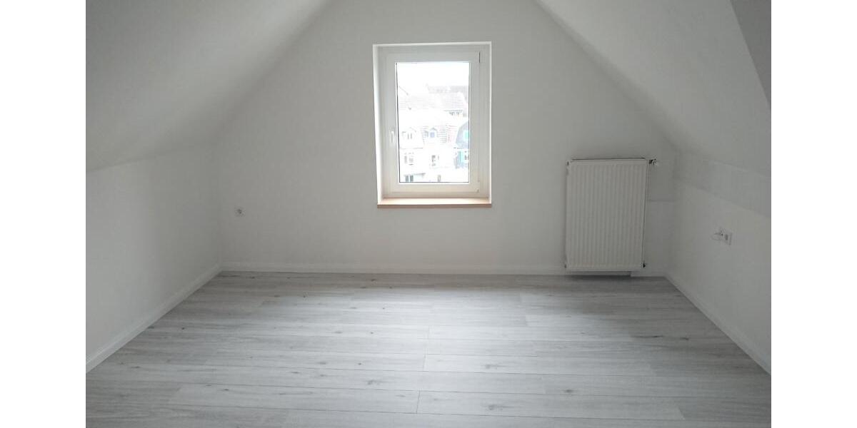 Dachgeschoßwohnung Solingen Wald - 2 Zimmer, 78 m&sup2;, 650&euro; | Angebot:27553825