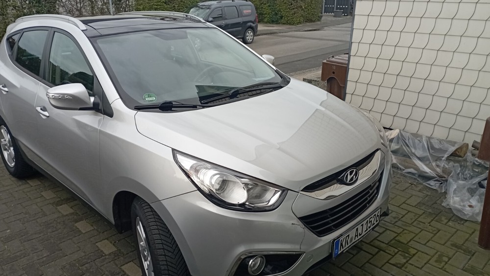 Hyundai IX35 166.000 km 7.950 &euro; Krefeld 47798