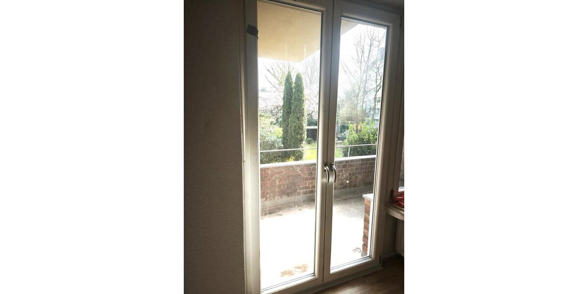 Erdgeschoßwohnung Düsseldorf Heerdt - 2 Zimmer, 60 m&sup2;, 780&euro; | Angebot:25930773