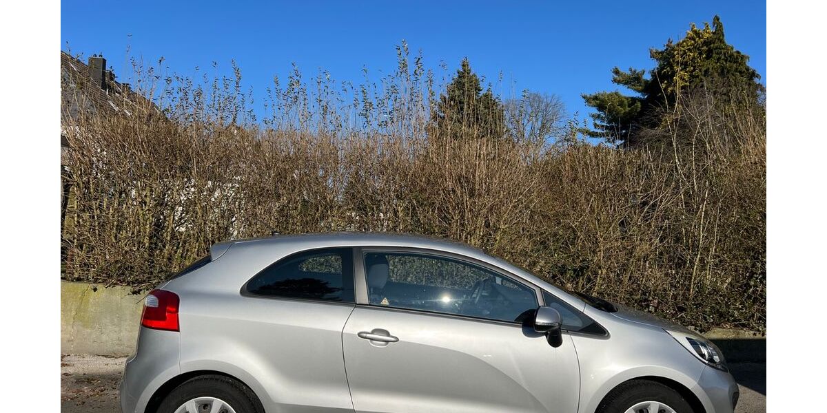 Kia Rio 61.977 km 7.000 &euro; Velbert 42549