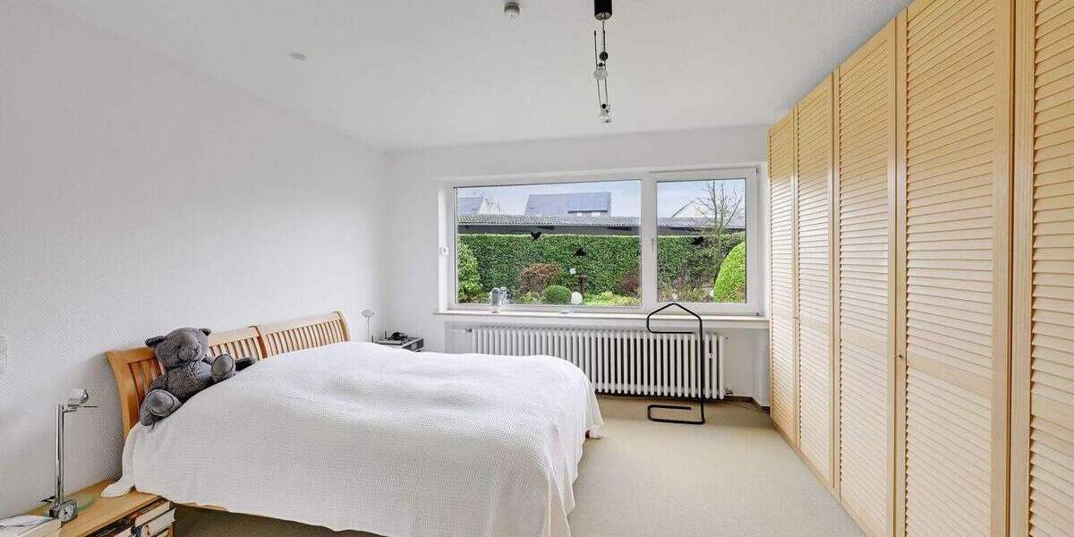 Einfamilienhaus Kaarst Vorst - 8 Zimmer, 272 m&sup2;, 849.000&euro; | Angebot:25694672