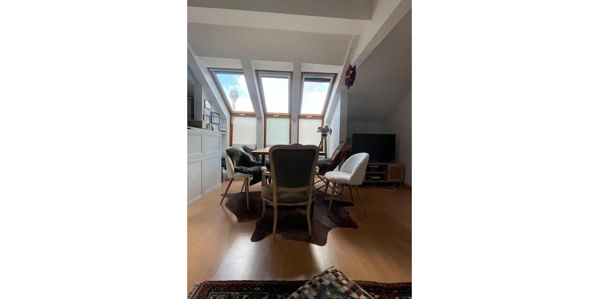 Dachgeschoßwohnung Düsseldorf Stadtbezirk 2 - 1.5 Zimmer, 45 m&sup2;, 914&euro; | Angebot:25918025