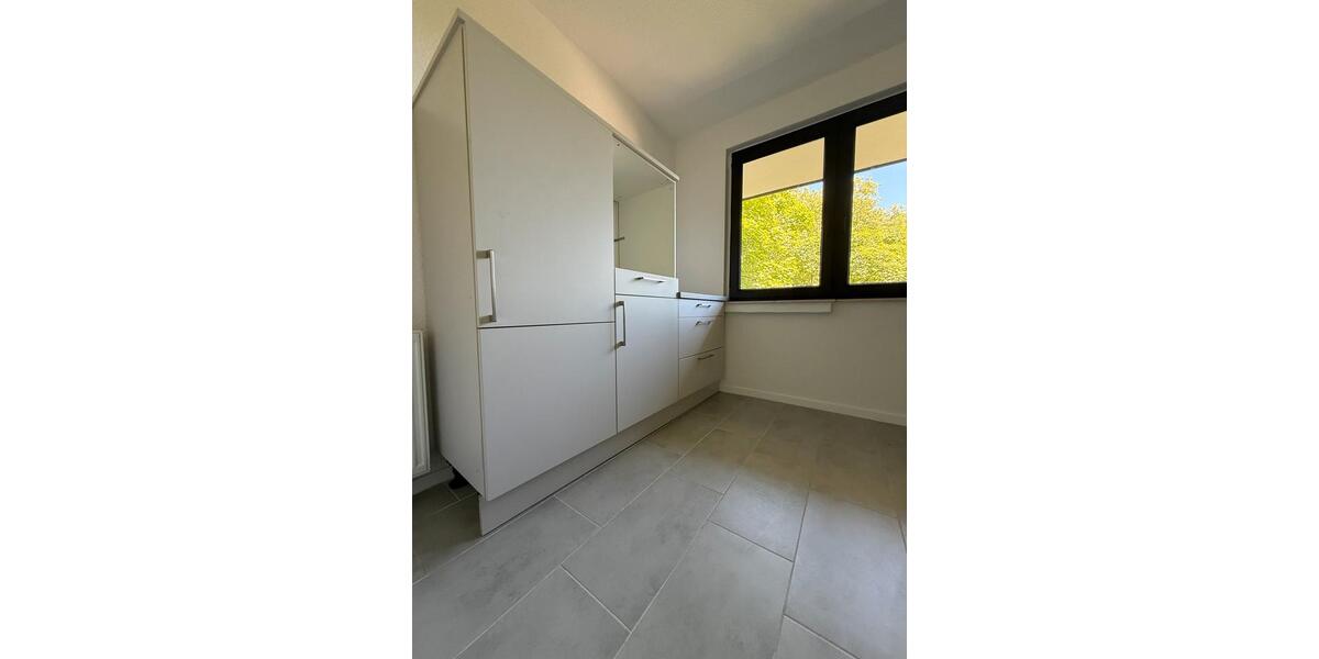 Etagenwohnung Duisburg Mittelmeiderich - 2 Zimmer, 72 m&sup2;, 880&euro; | Angebot:27565931