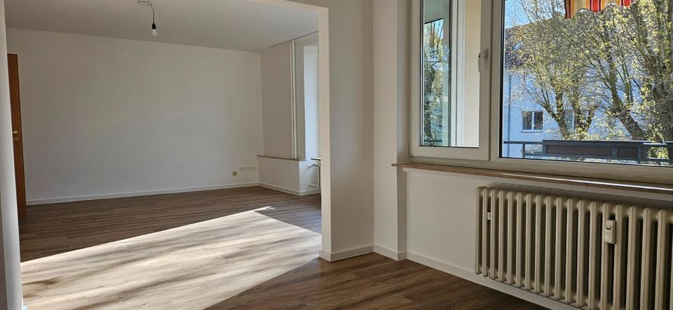 Etagenwohnung Düsseldorf Niederkassel - 3.5 Zimmer, 85 m&sup2;, 450.000&euro; | Angebot:27531555