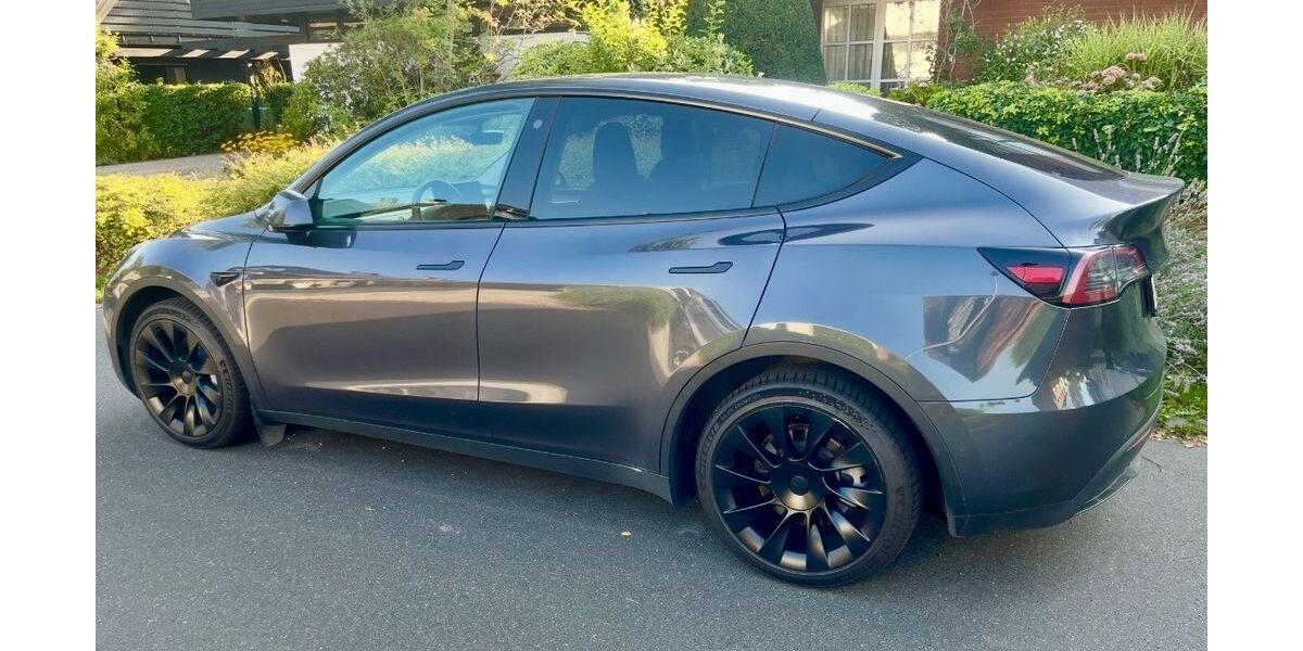 Tesla Model Y 45.000 km 34.100 &euro; Krefeld 47800