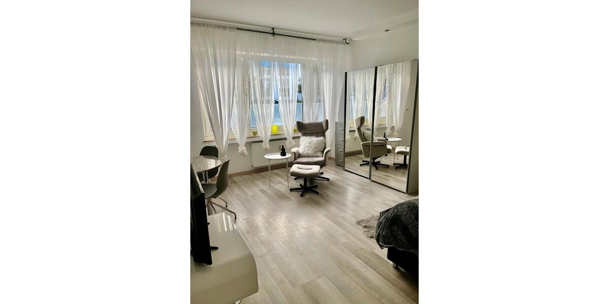 Hochparterre Düsseldorf Stadtbezirk 3 - 1 Zimmer, 26 m&sup2;, 1.090&euro; | Angebot:25960305