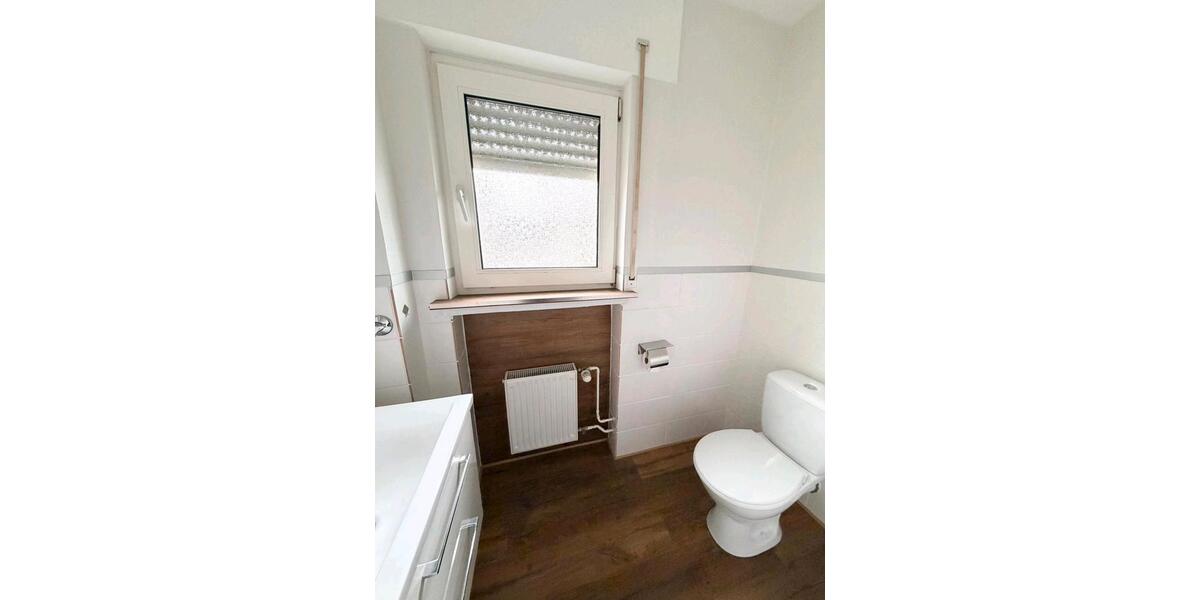 Etagenwohnung Hilden - 3 Zimmer, 120 m&sup2;, 1.500&euro; | Angebot:26005068