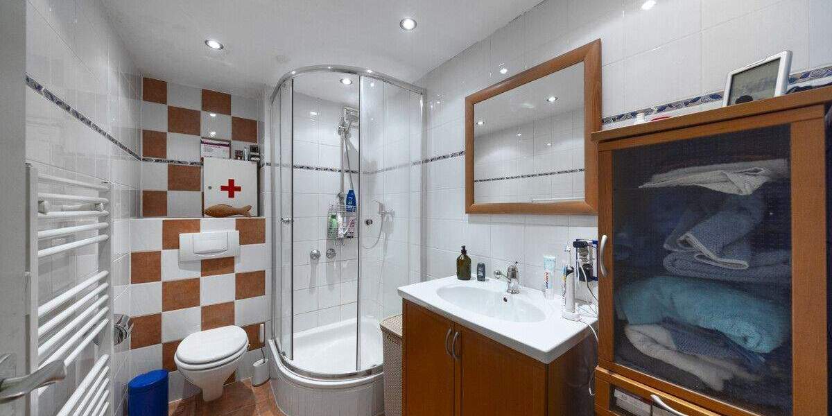 Etagenwohnung Meerbusch / Büderich Büderich - 5 Zimmer, 104 m&sup2;, 375.000&euro; | Angebot:25708244