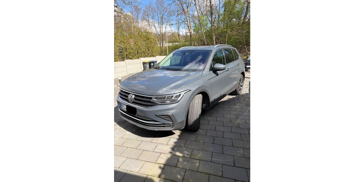 VW Tiguan 95.000 km 22.999 &euro; Duisburg 47057
