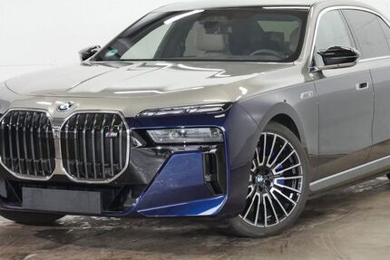 BMW i7 7.584 km 137.550 &euro; Mülheim 45472