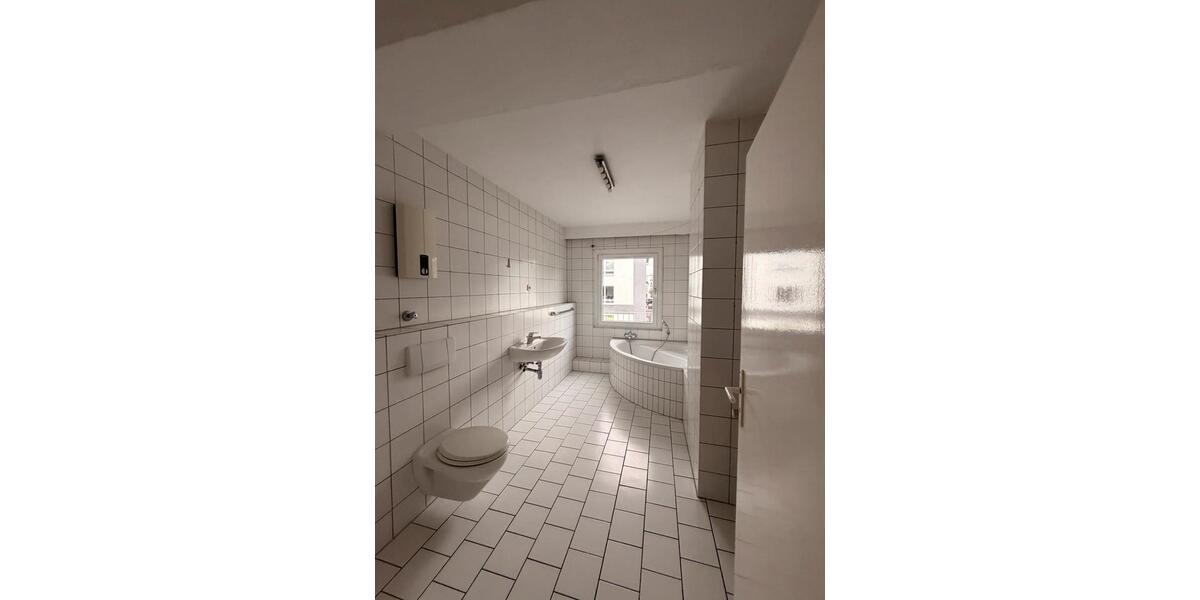 Etagenwohnung Essen Stadtkern - 3 Zimmer, 110 m&sup2;, 1.250&euro; | Angebot:27540783