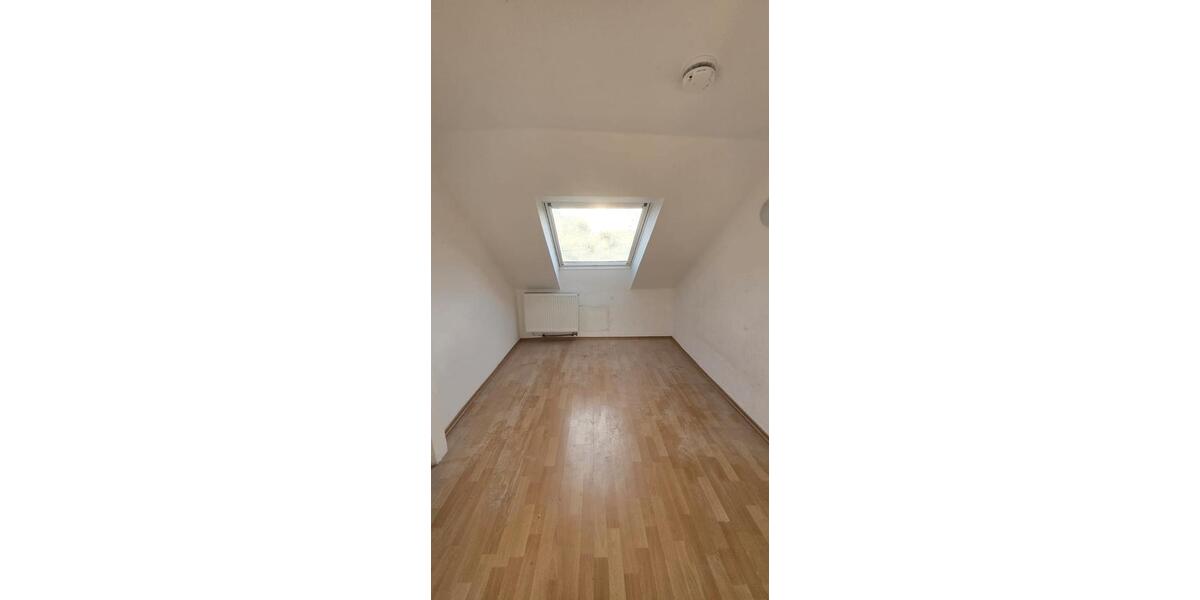 Dachgeschoßwohnung Duisburg Mittelmeiderich - 4.5 Zimmer, 115 m&sup2;, 860&euro; | Angebot:27535497