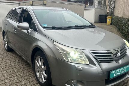 Toyota Avensis 215.000 km 5.950 &euro; Düsseldorf 40589