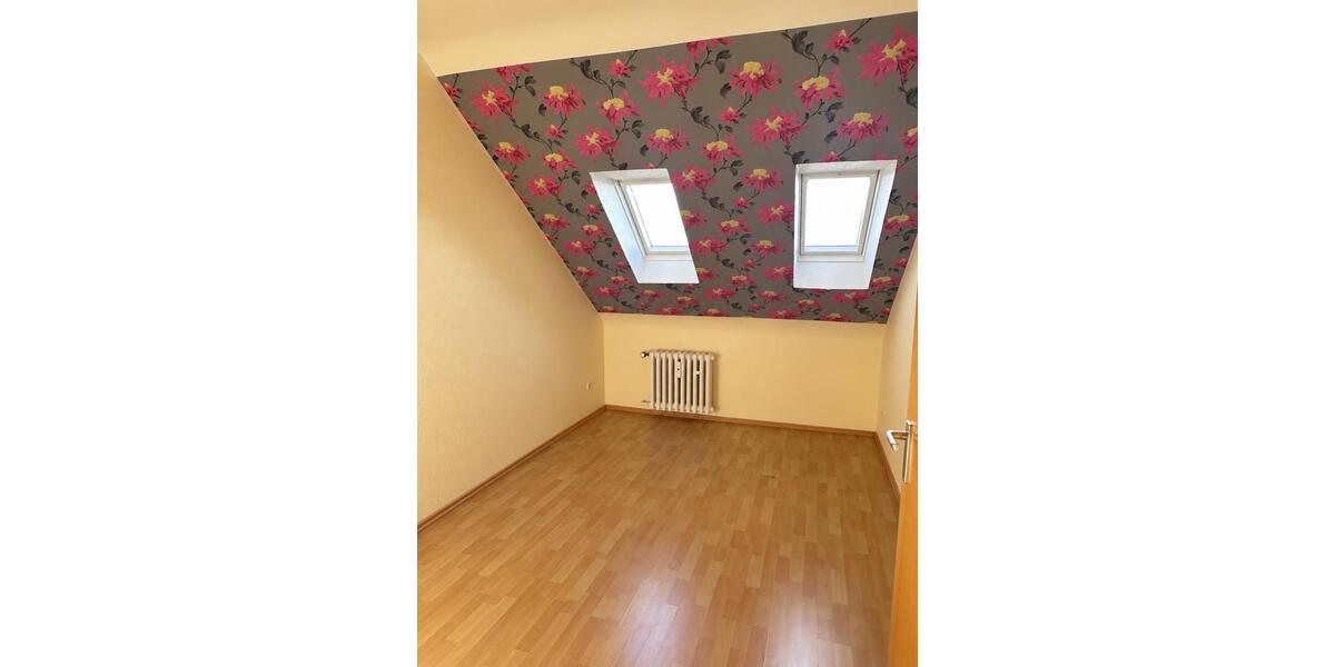 Dachgeschoßwohnung Duisburg Duisburg-Mitte - 3 Zimmer, 63 m&sup2;, 500&euro; | Angebot:27544571