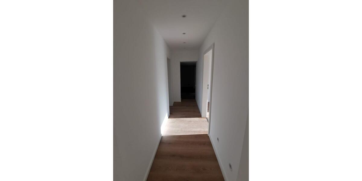 Erdgeschoßwohnung Hilden - 6 Zimmer, 155 m&sup2;, 2.050&euro; | Angebot:25793393
