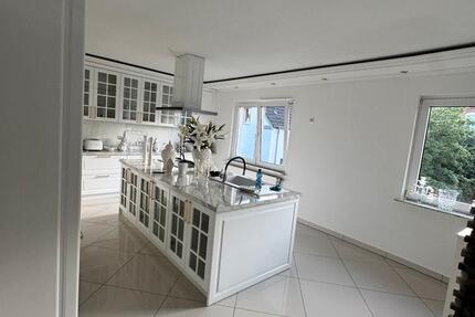 Wohnung Duisburg Mittelmeiderich - 6 Zimmer, 169 m&sup2;, 253.000&euro; | Angebot:26929867
