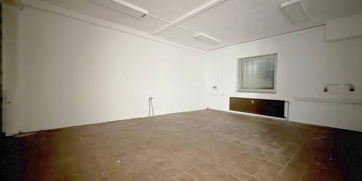 Gewerbeobjekt Oberhausen Lirich-Nord - 9 Zimmer, 2.300&euro; | Angebot:26585910
