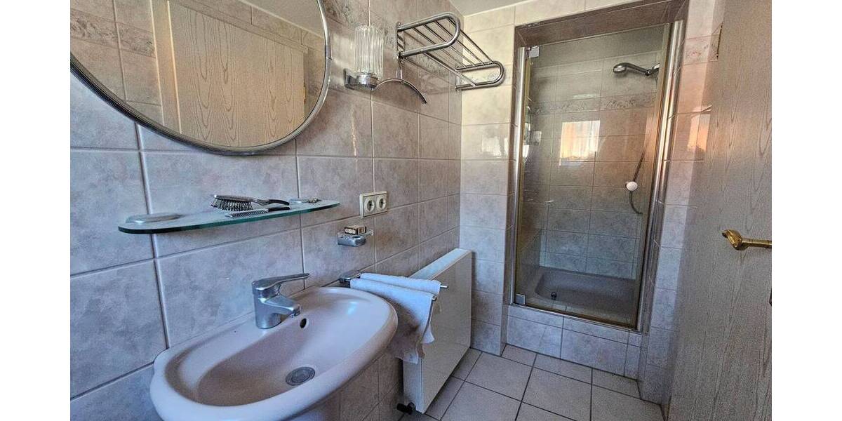 Einfamilienhaus Solingen Gräfrath - 3 Zimmer, 140 m&sup2;, 1.680&euro; | Angebot:26502717