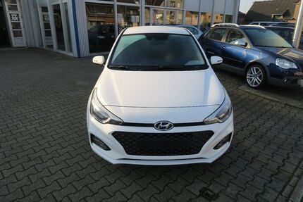 Hyundai i20 89.000 km 9.350 &euro; Oberhausen 46147