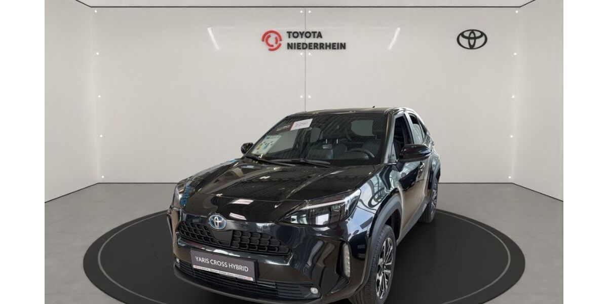 Toyota Yaris Cross 5.450 km 25.485 &euro; Krefeld 47809