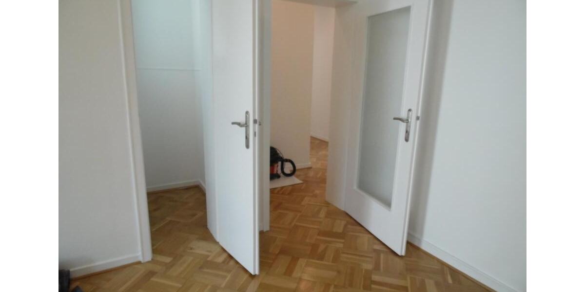 Etagenwohnung Düsseldorf Niederkassel - 3 Zimmer, 93 m&sup2;, 1.750&euro; | Angebot:26364807