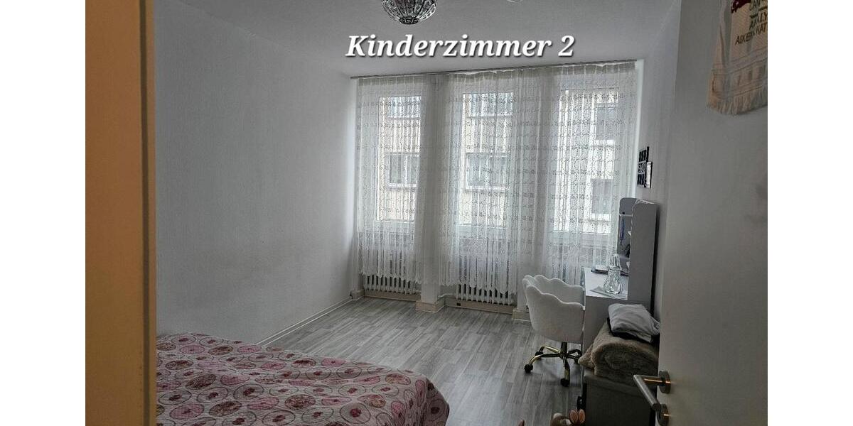 Etagenwohnung Solingen - 6 Zimmer, 130 m&sup2;, 1.600&euro; | Angebot:25640100