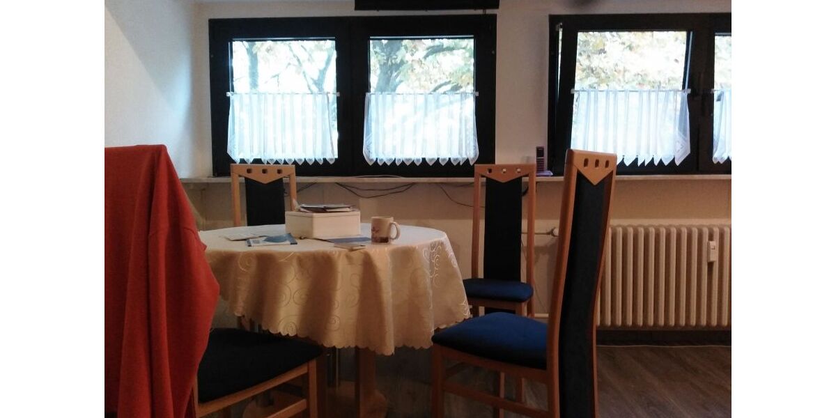 Provisionsfrei* Mehrfamilienhaus mit 4 Garagen in guter Lage - Mehrfamilienhaus, Wohnhaus Essen Stadtbezirk VIII | Angebot:25999211