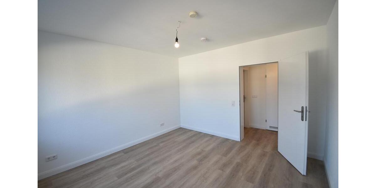 Etagenwohnung Duisburg Walsum - 3 Zimmer, 81 m&sup2;, 895&euro; | Angebot:25870126