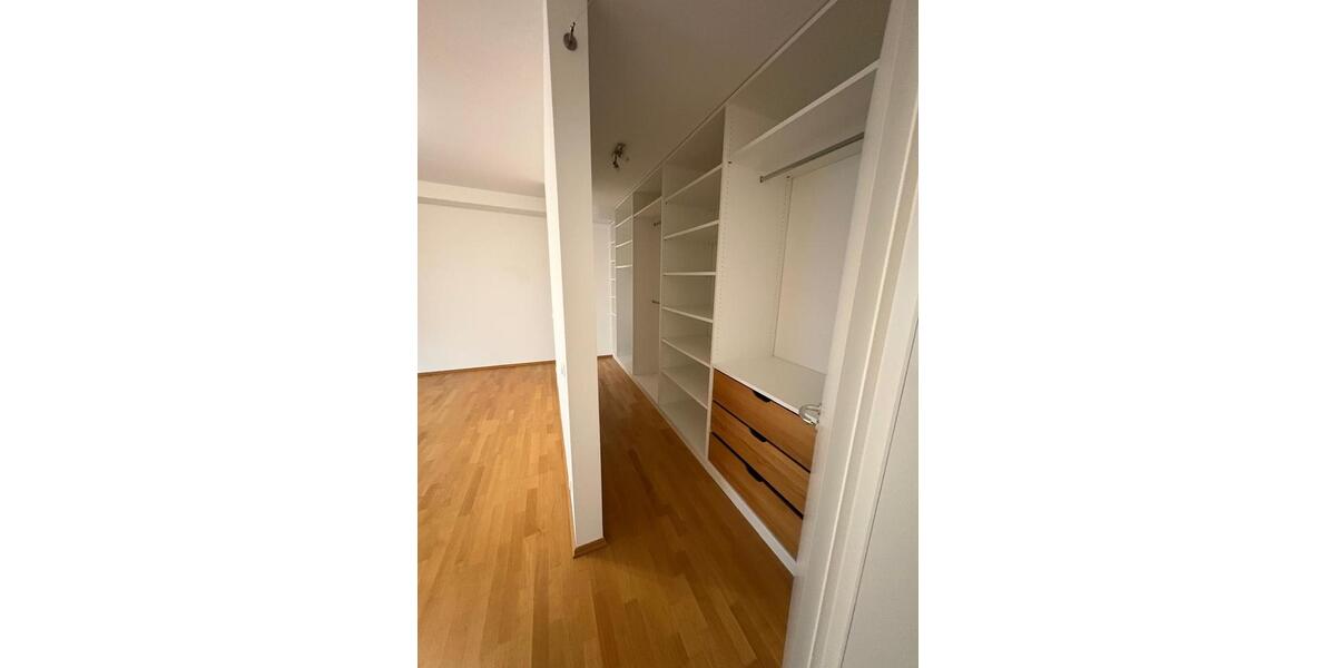 Etagenwohnung Düsseldorf Stadtbezirk 5 - 3 Zimmer, 105 m&sup2;, 2.050&euro; | Angebot:25944832
