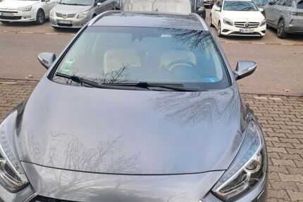 Hyundai i40 150.000 km 9.500 &euro; Duisburg 47051