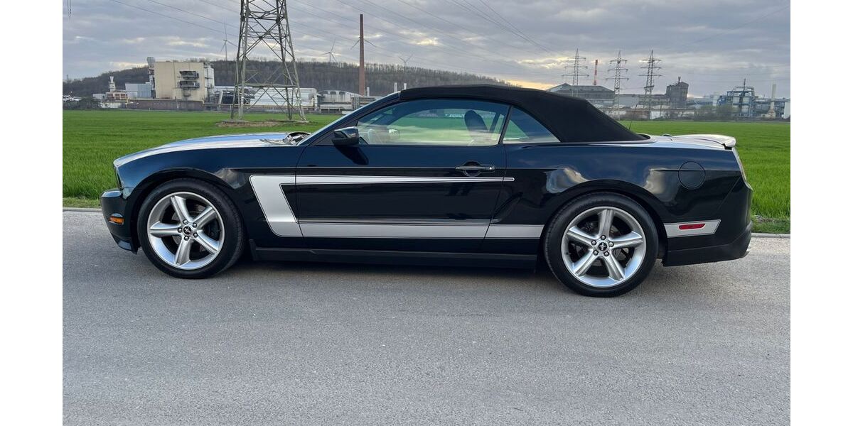 Ford Mustang 59.000 km 25.500 &euro; Grevenbroich 41515