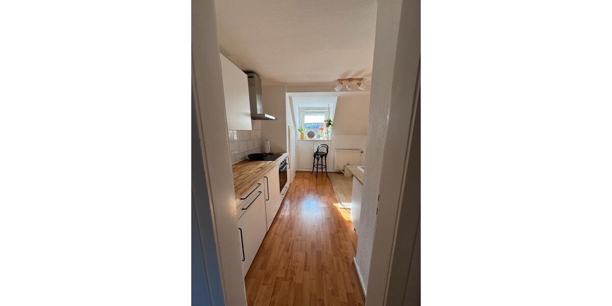 Dachgeschoßwohnung Essen Stadtbezirk III - 3 Zimmer, 60 m&sup2;, 650&euro; | Angebot:27539477